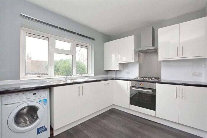 2 Bedroom Maisonette To Rent In Slades Drive, Chislehurst, BR7