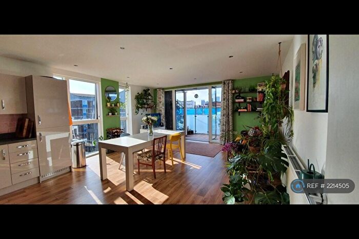 2 Bedroom Flat To Rent In Haggerston, London, E2