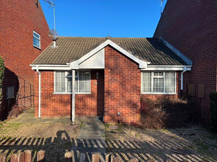 2 Bedroom Semi-Detached Bungalow For Sale In Harrowby Lane, Grantham, NG31