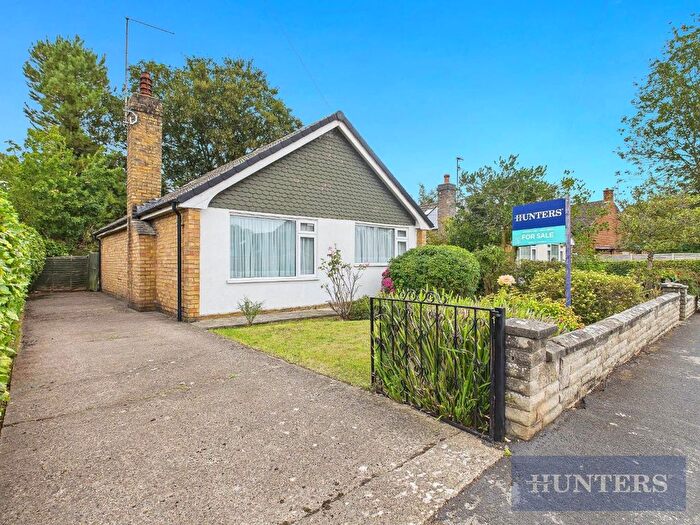 2 Bedroom Detached Bungalow For Sale In Hewley Drive, West Ayton, Scarborough, YO13