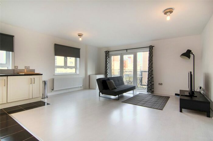 1 Bedroom Flat To Rent In Grove Crescent Road, Stratford, London, E15