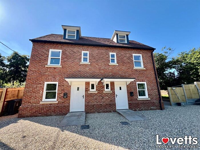 3 Bedroom Semi-Detached House To Rent In Wood Hill, Tyler Hill, CT2