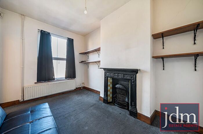 1 Bedroom Flat To Rent In New Cross Road, New Cross, London, SE14