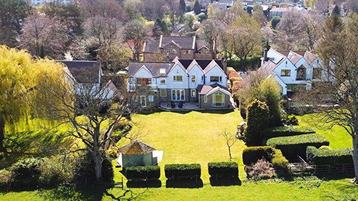 5 Bedroom Detached House For Sale In Hall Drive, Bramhope, Leeds, West Yorkshire, LS16