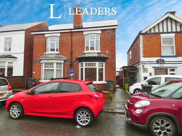 3 Bedroom Semi-Detached House To Rent In Alexandra Road West, Chesterfield, Derbyshire, S40