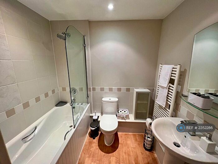 1 Bedroom Flat To Rent In Deanery Road, Bristol, BS1