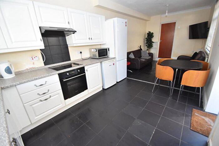 5 Bedroom House To Rent In Malefant Street, Cathays, Cardiff, CF24