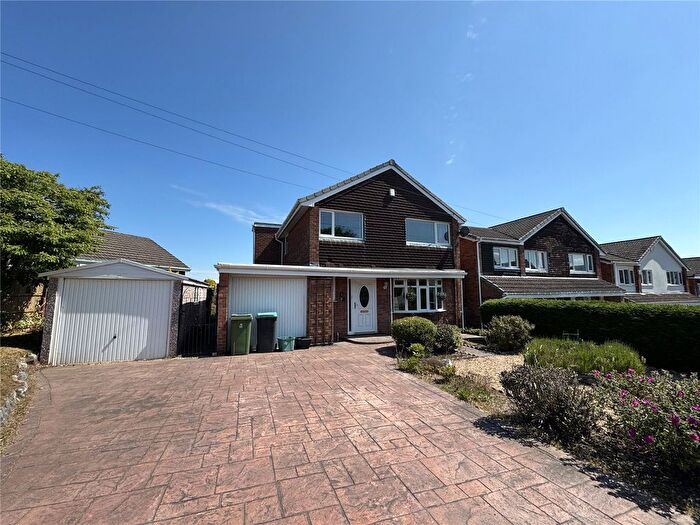 4 Bedroom Detached House For Sale In Huntsmans Corner, Wrexham, LL12