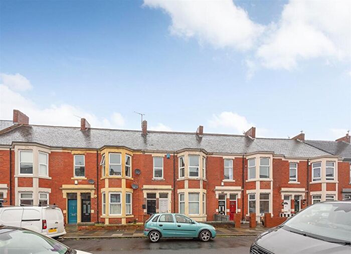 2 Bedroom Flat To Rent In Warton Terrace, Heaton, Newcastle Upon Tyne, NE6