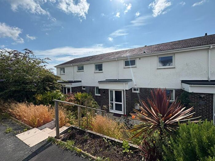 3 Bedroom House For Sale In Gwaen Ganol, Criccieth, LL52
