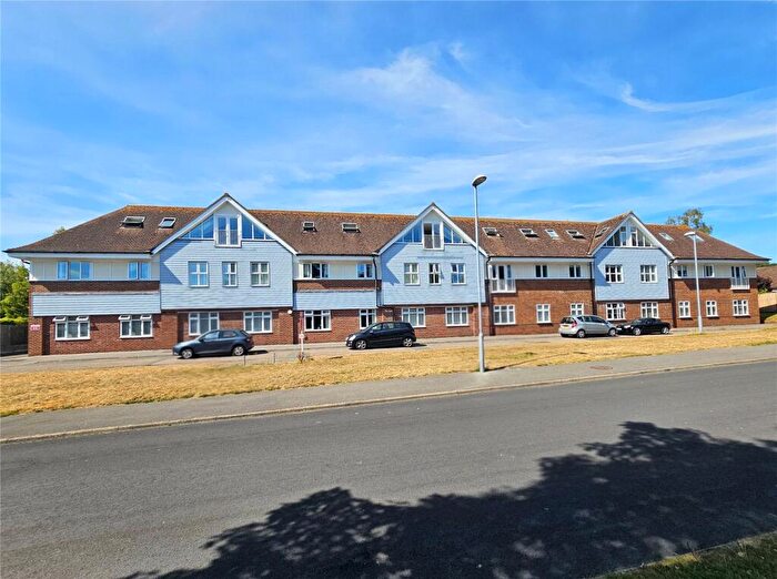 2 Bedroom Apartment For Sale In Lakewood Road, Highcliffe, Christchurch, Dorset, BH23