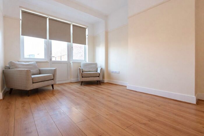 4 Bedroom Property To Rent In Perth Road, London, N22