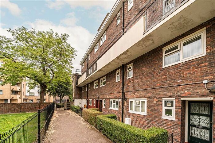 3 Bedroom Flat To Rent In Evelyn Walk, London, N1