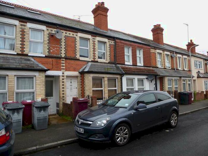 3 Bedroom House To Rent In Pitcroft Avenue, Reading, RG6