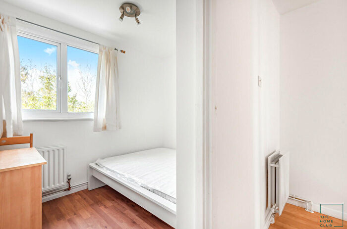 4 Bedroom Terraced House To Rent In Park Barn Drive, Guildford, GU2