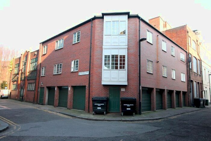 3 Bedroom Flat To Rent In Thornton Court, Forth Place, Newcastle Upon Tyne NE1