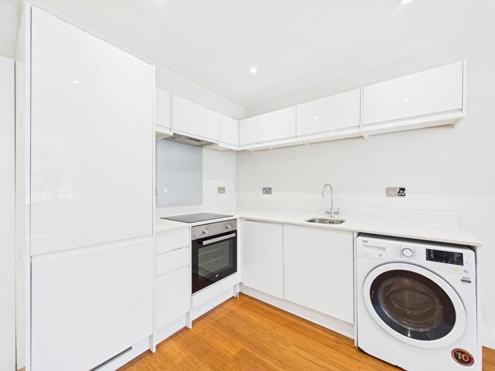 2 Bedroom Ground Maisonette To Rent In Desborough Avenue, High Wycombe, Buckinghamshire, HP11