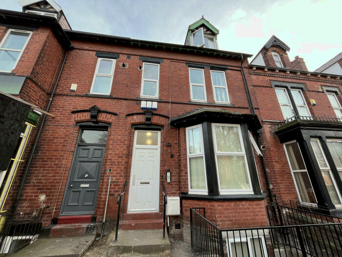 1 Bedroom Apartment To Rent In Victoria Road, Leeds, West Yorkshire, LS6