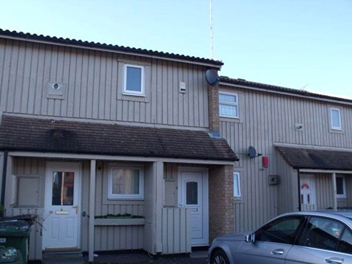 2 Bedroom Flat To Rent In Hinchcliffe, Orton Goldhay, Peterborough, PE2