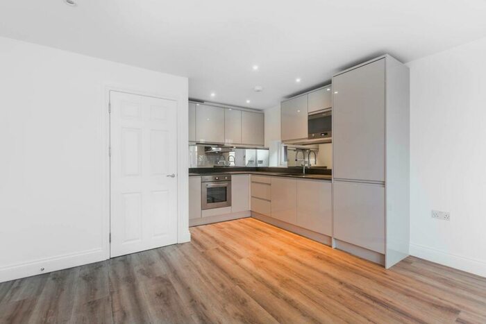 2 Bedroom Flat To Rent In Queens Avenue, Muswell Hill, London, N10