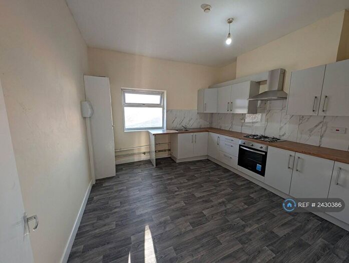 2 Bedroom Flat To Rent In Birchfield Road, Birmingham, B19