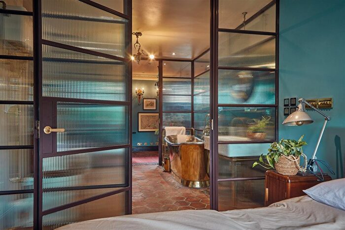 4 Bedroom Terraced House To Rent In Medina Road, Finsbury Park, N7