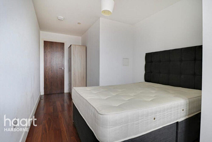 2 Bedroom Apartment To Rent In Metropolitan House, Birmingham City Centre, B16