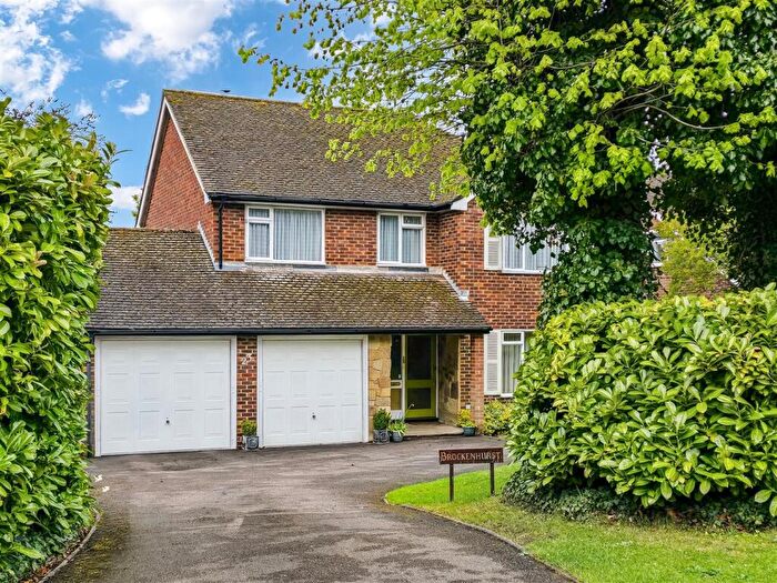 4 Bedroom Detached House For Sale In Heath Road, Little Heath, Potters Bar, EN6