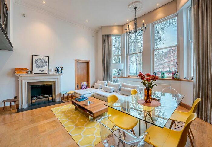 2 Bedroom Flat To Rent In Cresswell Gardens, London, SW5