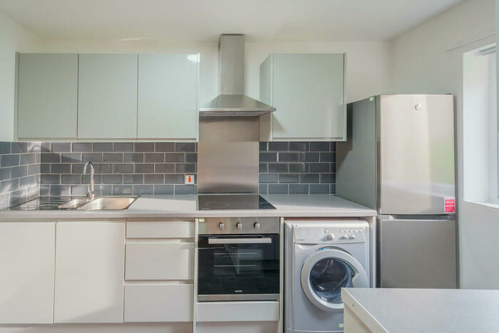 2 Bedroom Apartment To Rent In Melcombe Road, Bath, BA2
