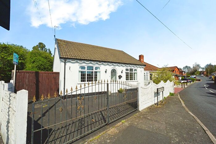 2 Bedroom Bungalow For Sale In Lane Street, Bradley, Bilston, WV14