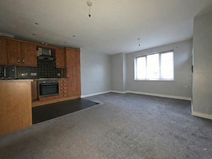 2 Bedroom Flat To Rent In Cook Street, Wednesbury, WS10