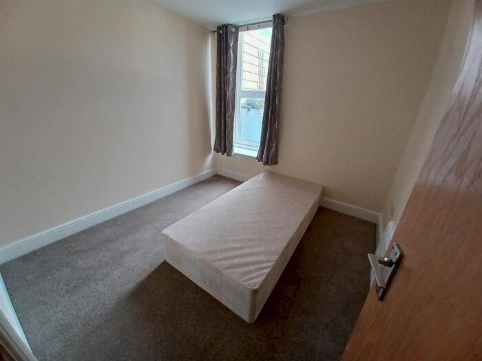 2 Bedroom Property To Rent In Broadway, Roath, Cardiff, CF24