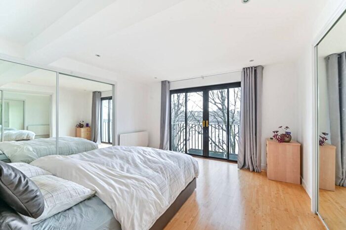 3 Bedroom Terraced House To Rent In .Rainbow Avenue, Docklands, London, E14