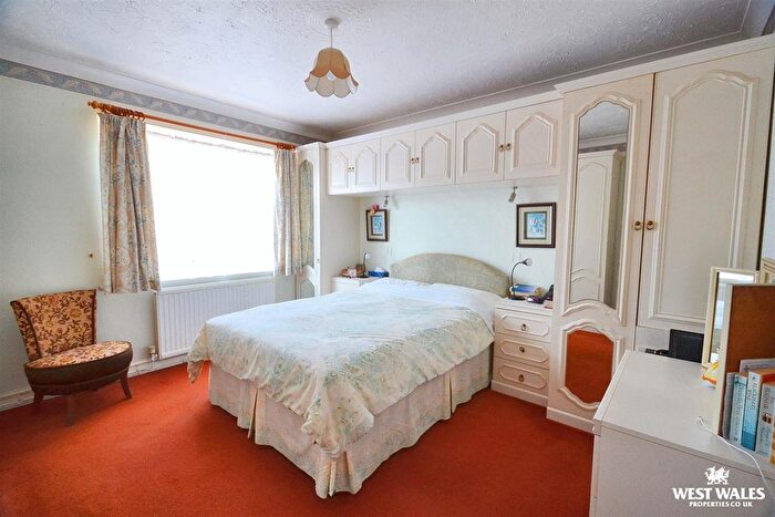 4 Bedroom Detached Bungalow For Sale In Hazel Grove, Llanstadwell, Milford Haven, SA73