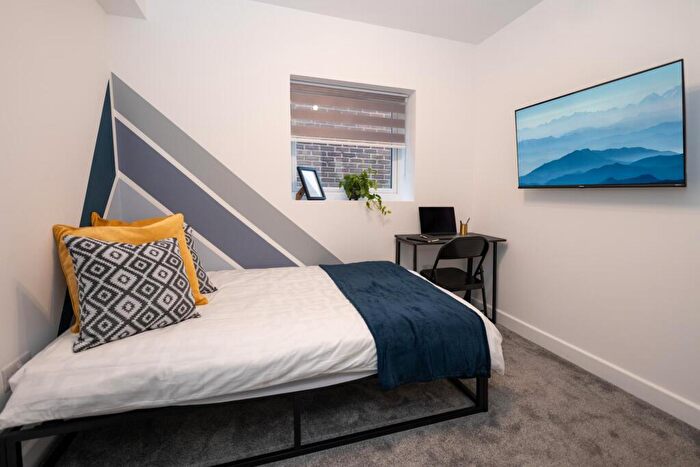 1 Bedroom Semi-Detached House To Rent In Oakdene, Cheshunt, EN8