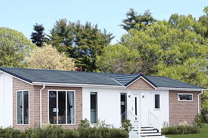 2 Bedroom Mobile/park Home For Sale In Merley House Lane, Ashington, Wimborne, BH21