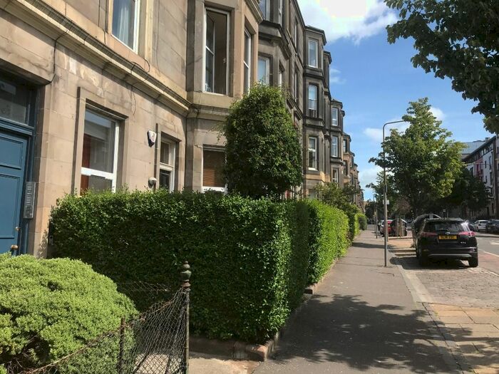 2 Bedroom Flat To Rent In Mcdonald Road, Bellevue, Edinburgh, EH7
