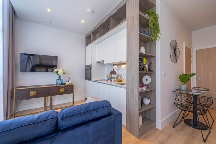 Studio To Rent In Station Road, Addlestone, KT15