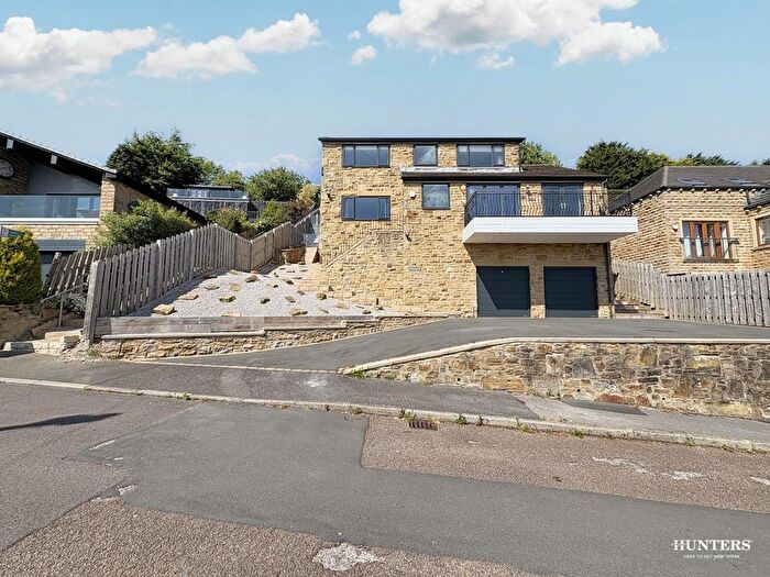 4 Bedroom Detached House For Sale In High Street, Thornhill, Dewsbury, WF12