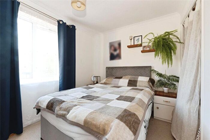 1 Bedroom Flat For Sale In Greyhound Road, Sutton, SM1