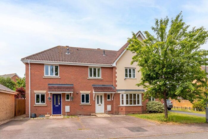2 Bedroom Terraced House For Sale In Castle Close, Pitstone, Leighton Buzzard, LU7