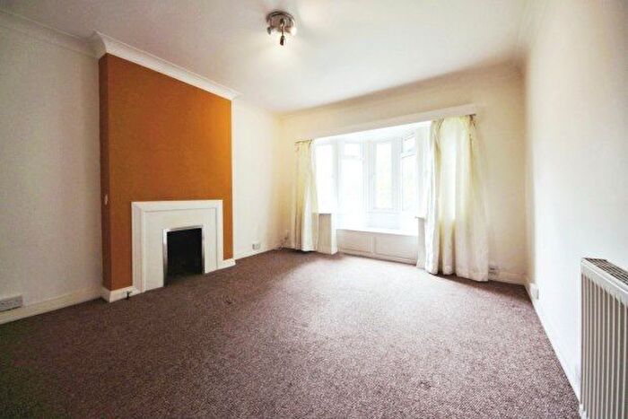 2 Bedroom Flat To Rent In Lower Ham Road, Kingston Upon Thames, KT2