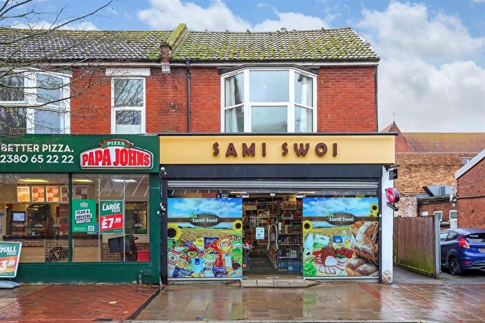 2 Bedroom Maisonette To Rent In High Street, Eastleigh, SO50