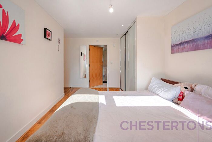 2 Bedroom Flat To Rent In Drift Court, Basin Approach, E16