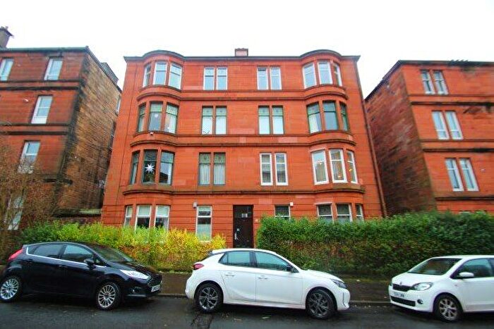 2 Bedroom Flat To Rent In Lochside Street, Glasgow, G41