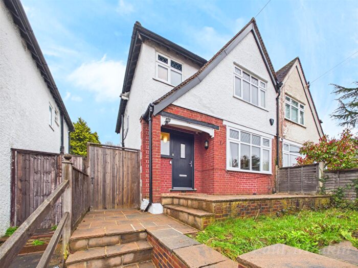 3 Bedroom House For Sale In Famet Avenue, Purley, CR8