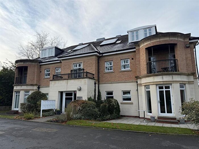 2 Bedroom Apartment To Rent In Sandringham House, Harrogate Road, Alwoodley, Leeds, LS17