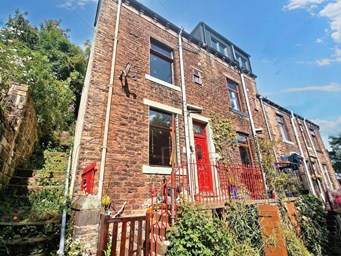 3 Bedroom End Of Terrace House For Sale In Kitsonwood Road, Todmorden, OL14