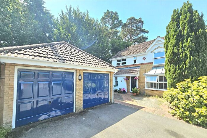 4 Bedroom Detached House For Sale In Heathside Park, Camberley, GU15